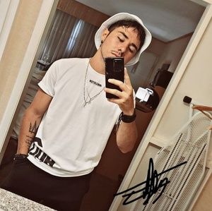 Meet your Posher, Enrique